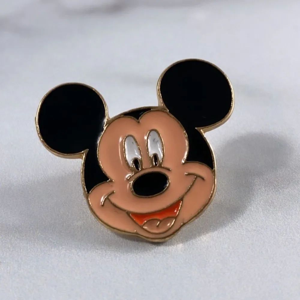 Mickey Mouse Enamel Pin/Brooch - Picture 1 of 3